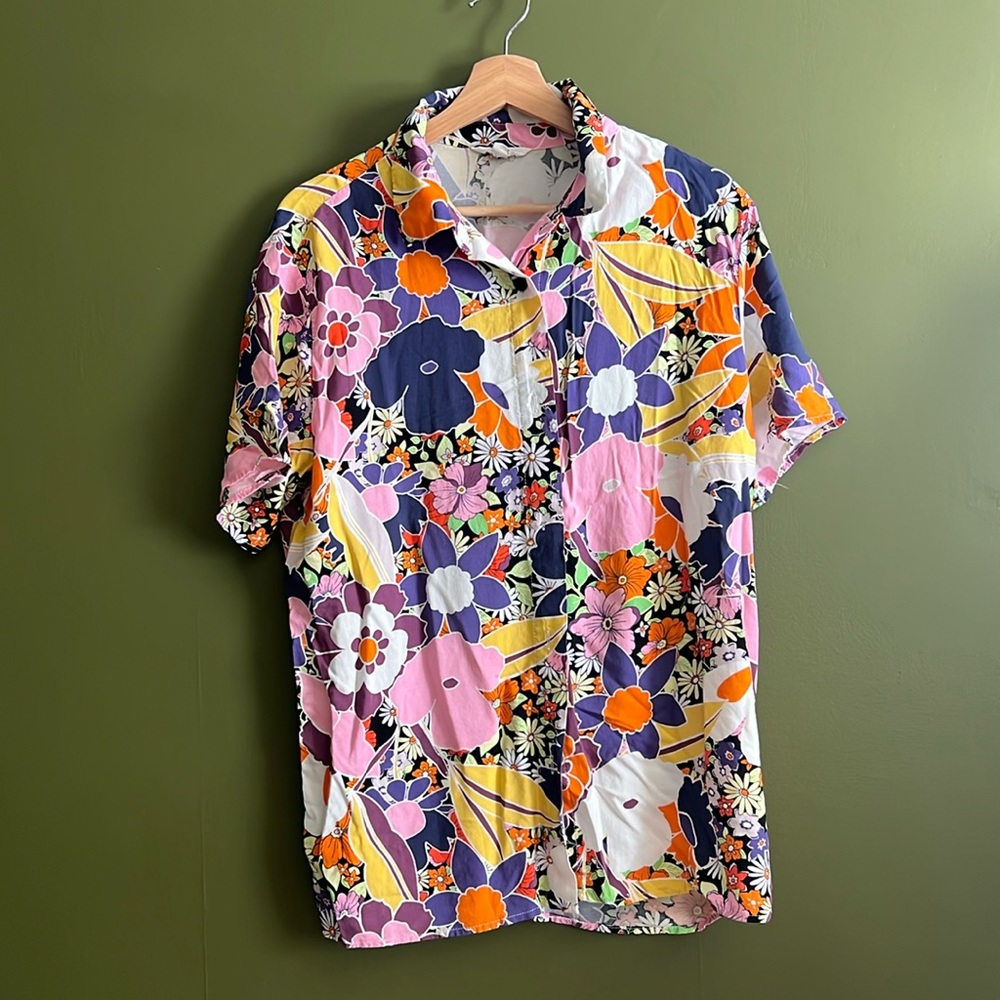 Ascot and Hart floral button up
